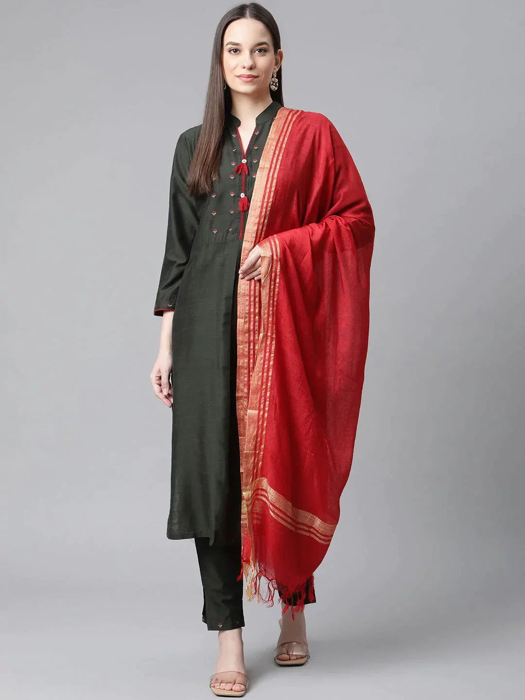 Women Green Regular Kurta With Trousers & With Dupatta - Rasiya Trousers New Arrival Women Green Regular Kurta With Trousers & With Dupatta - Rasiya Trousers New Arrival