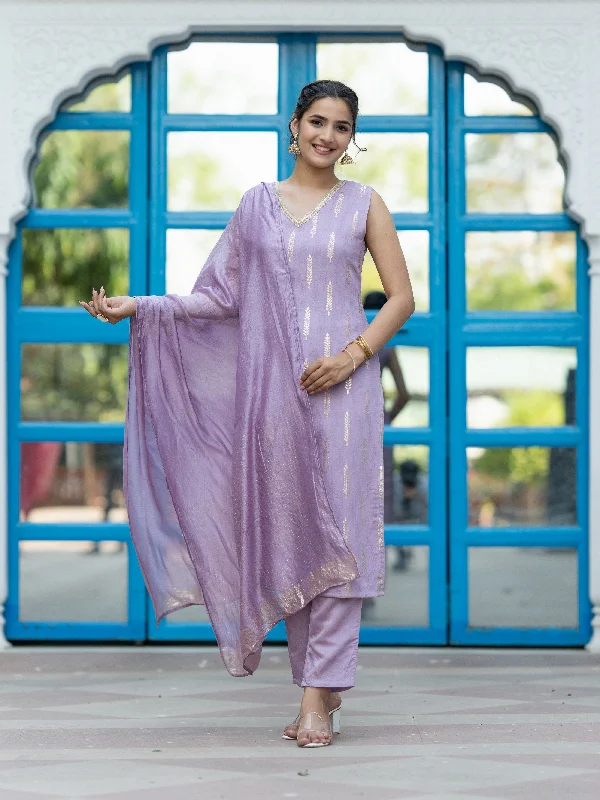 Women's Floral Woven Design Gotta Patti V Neck Kurta With Trouser & Dupatta - Aspora Trousers Designer Luxury Women's Floral Woven Design Gotta Patti V Neck Kurta With Trouser & Dupatta - Aspora Trousers Designer Luxury