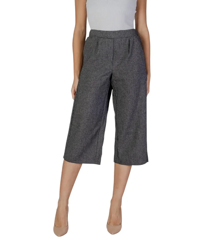 Vero Moda Front Pocket Trousers with Lycra and Viscose Blend Trousers stylish elegant Vero Moda Front Pocket Trousers with Lycra and Viscose Blend Trousers stylish elegant