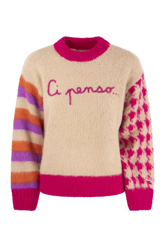 Brushed crew-neck jumper with lettering Striped Floral Plaid