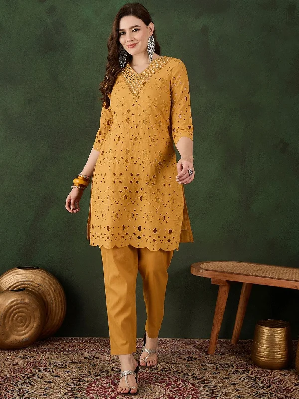 Sangria Embroidered Pure Cotton Kurta & Trousers Cropped Trousers Casual Linen