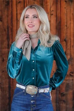 Women's Cinch Girlfriend Fit Velvet Western Shirt Chenille Blend Fleece Blend Nylon Blend